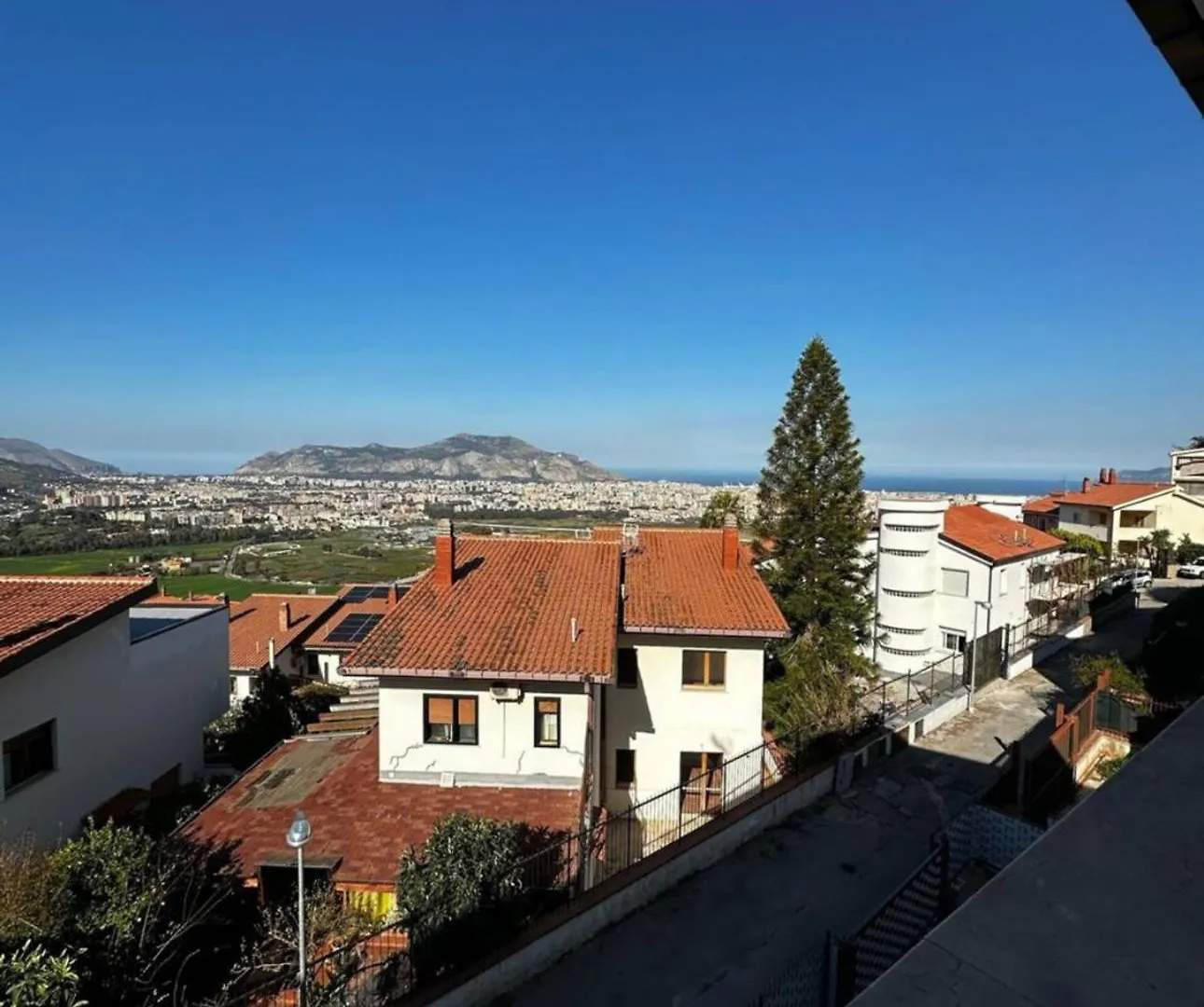 Villa Elena Palermo 0*,  Italia